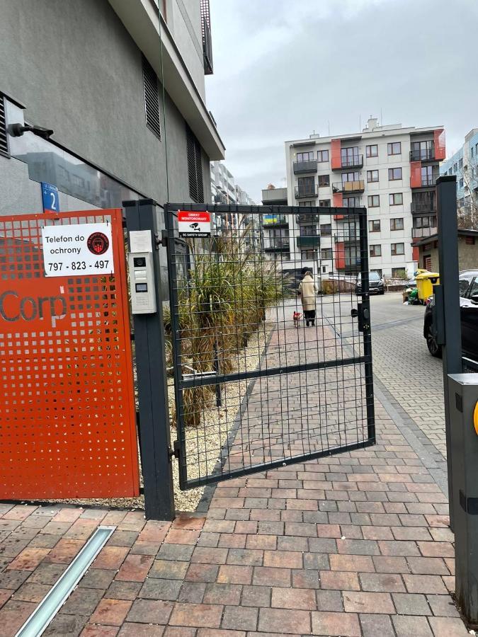 Cybernetyki2 Street Inn Near Airport 华沙 外观 照片