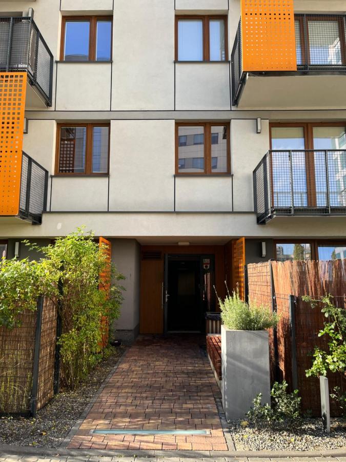 Cybernetyki2 Street Inn Near Airport 华沙 外观 照片
