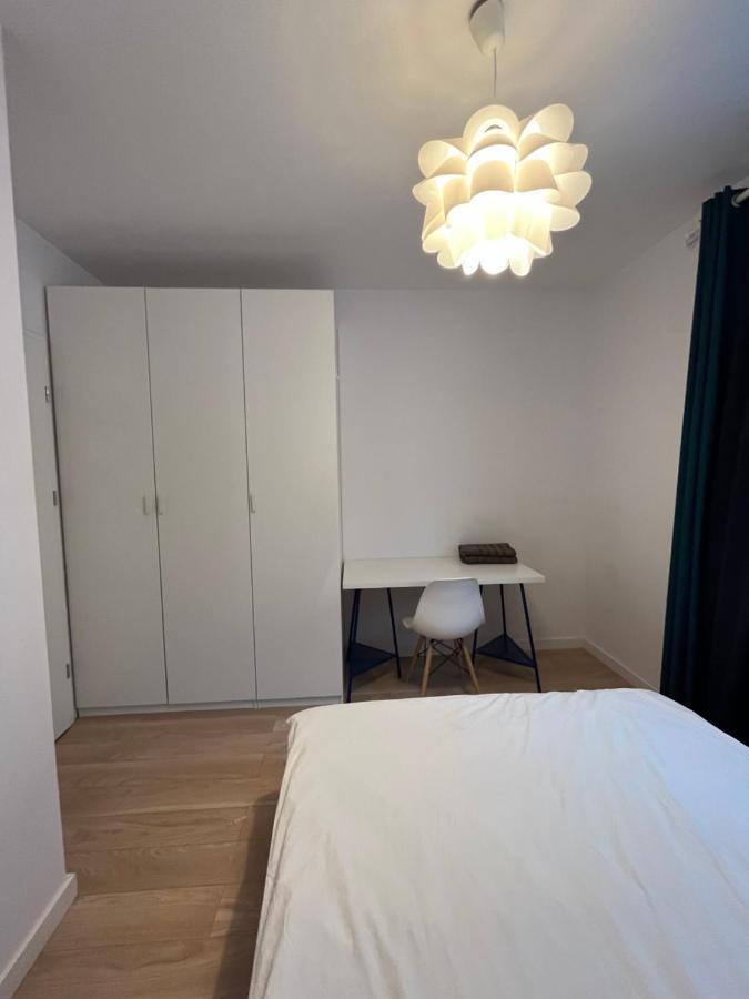 Cybernetyki2 Street Inn Near Airport 华沙 外观 照片