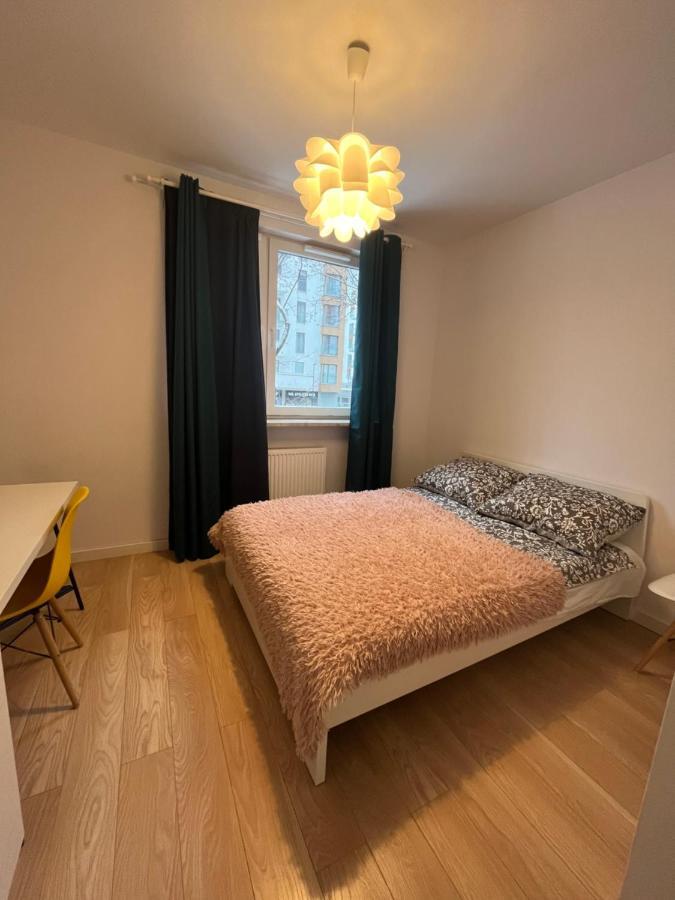 Cybernetyki2 Street Inn Near Airport 华沙 外观 照片